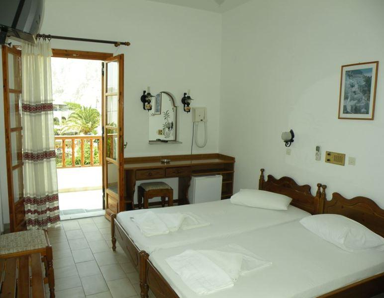 Armonia Hotel Kamari  Ngoại thất bức ảnh